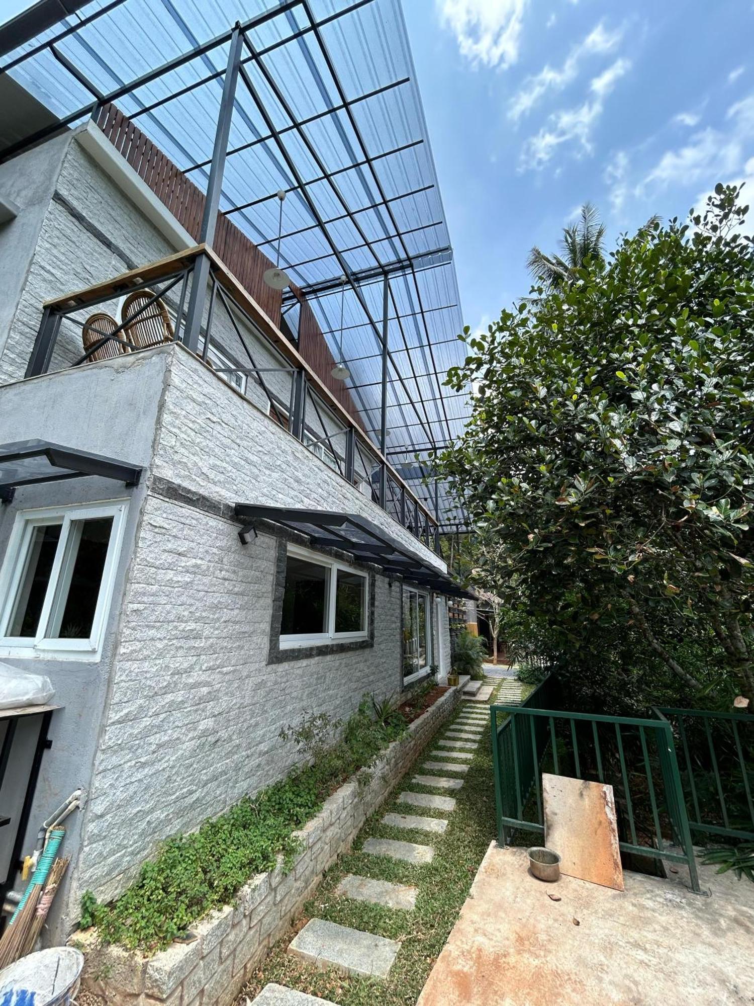 Kv By Halcyon Traveltech Apartment Anachal Exterior photo