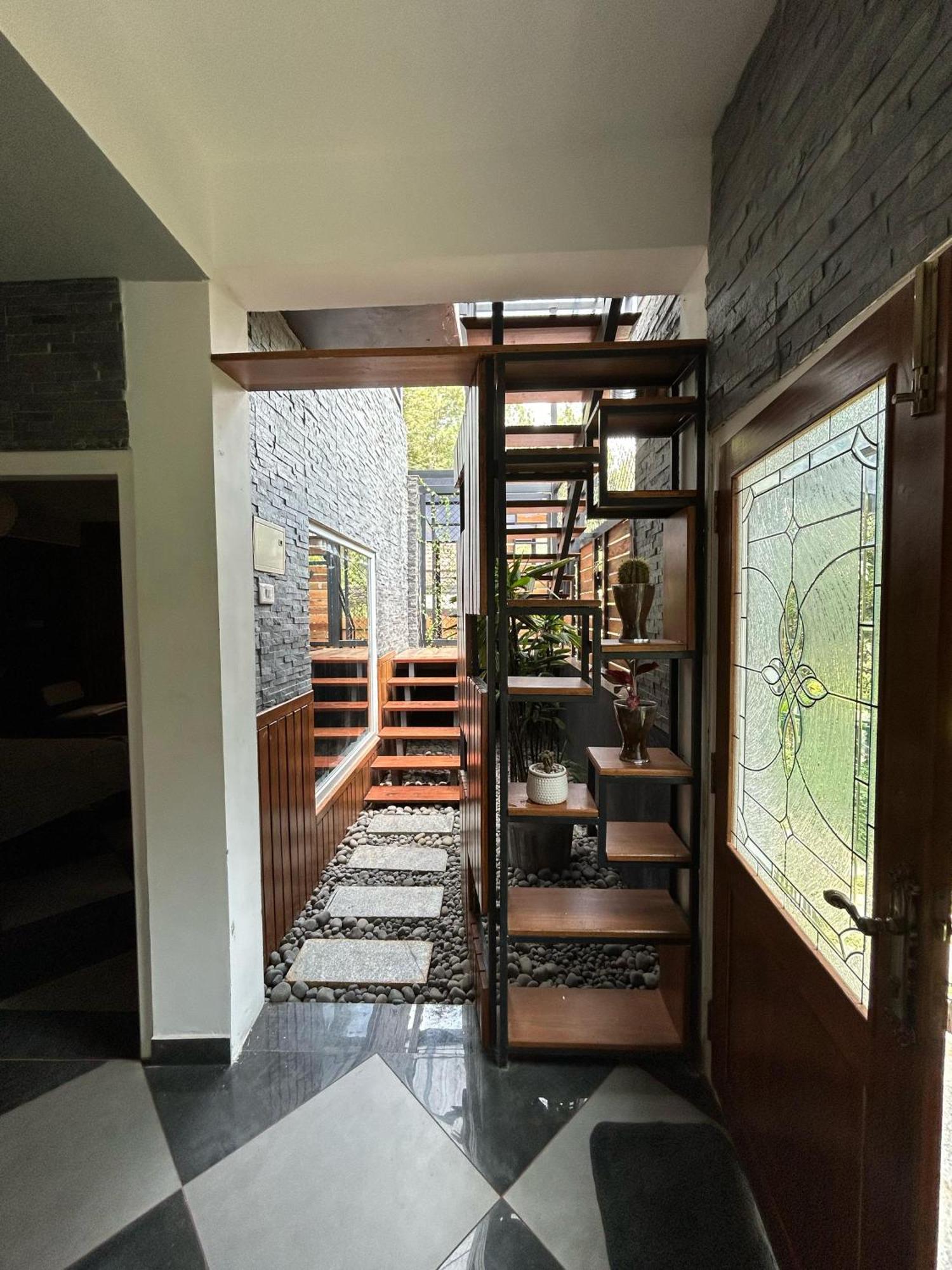 Kv By Halcyon Traveltech Apartment Anachal Exterior photo