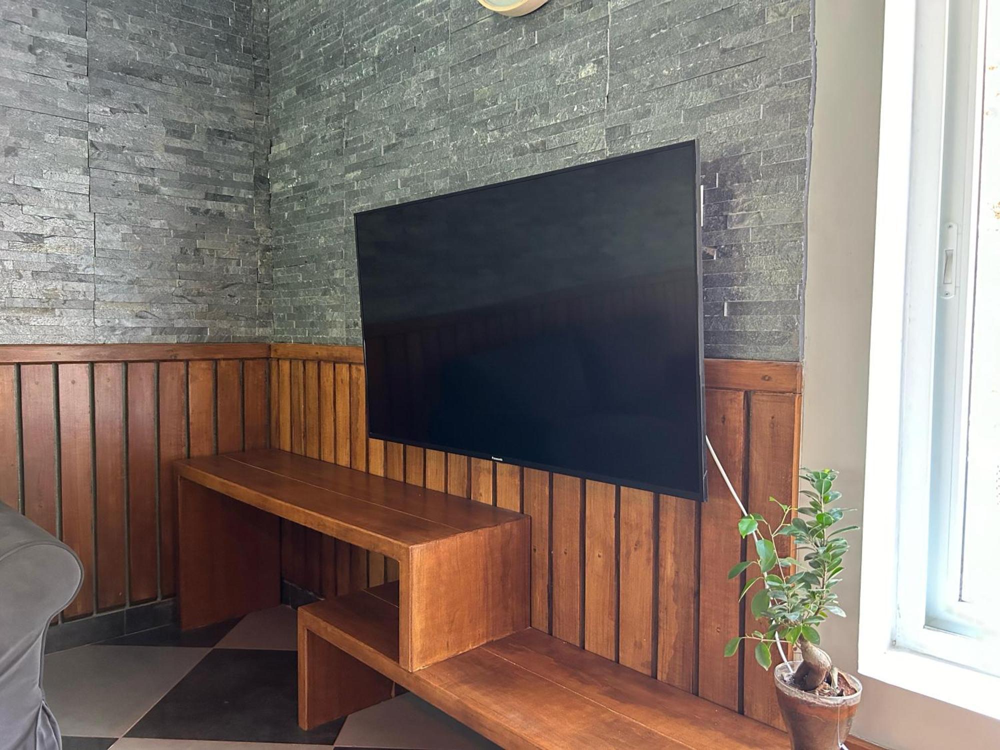 Kv By Halcyon Traveltech Apartment Anachal Exterior photo